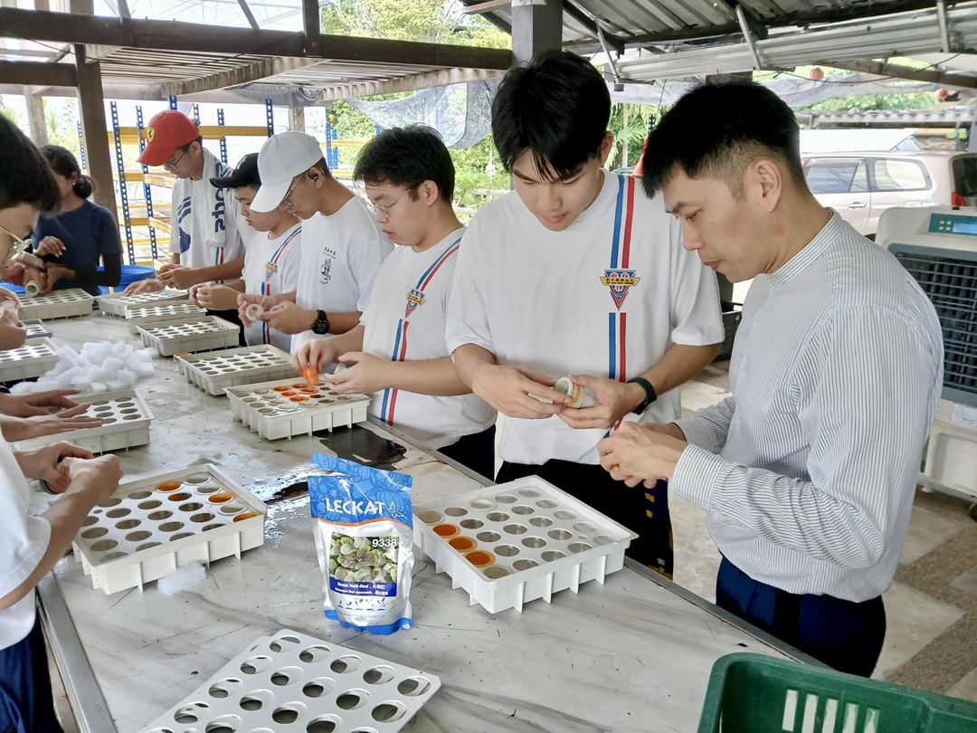 118 Hin Hua High School 3